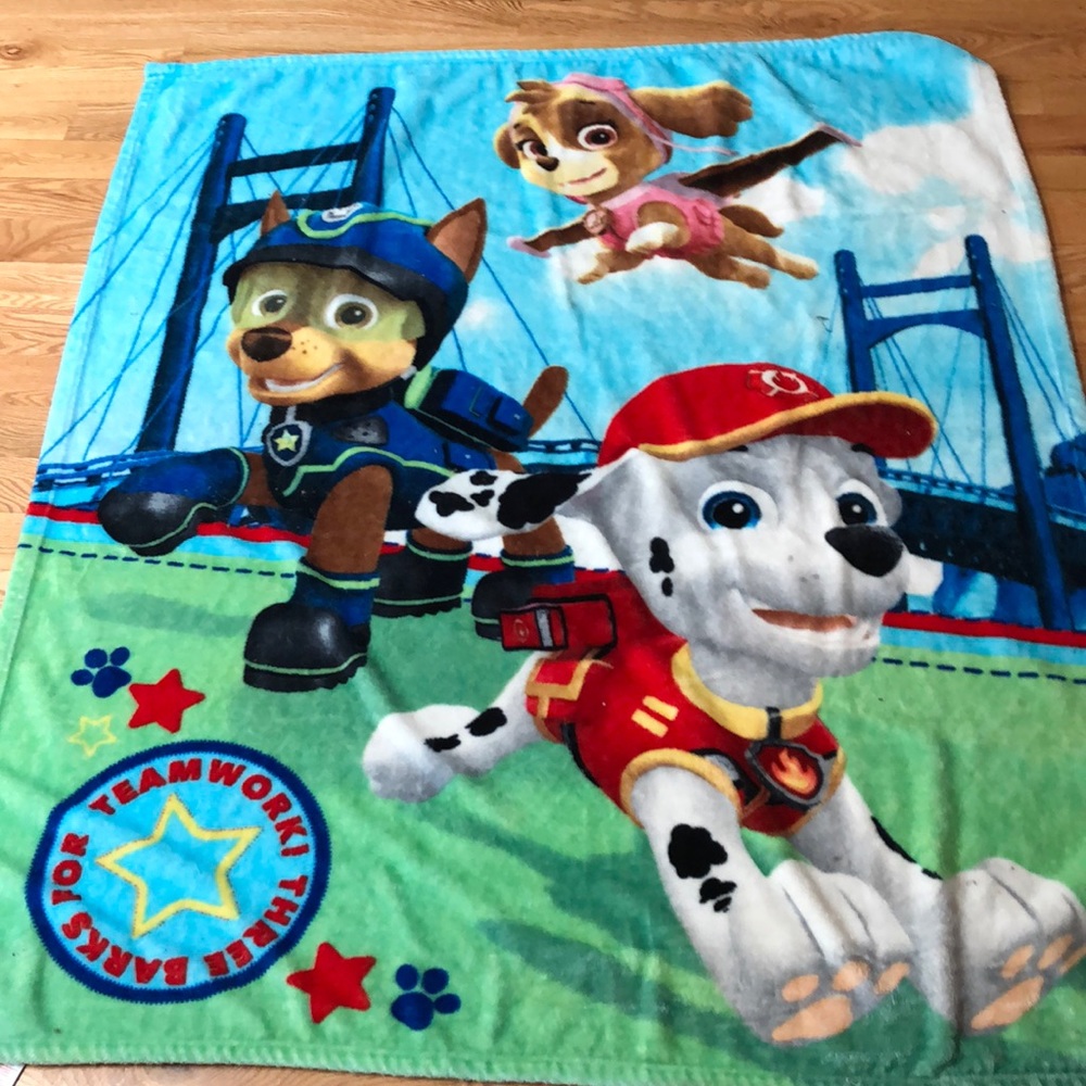Paw patrol fleece blanket EUC
